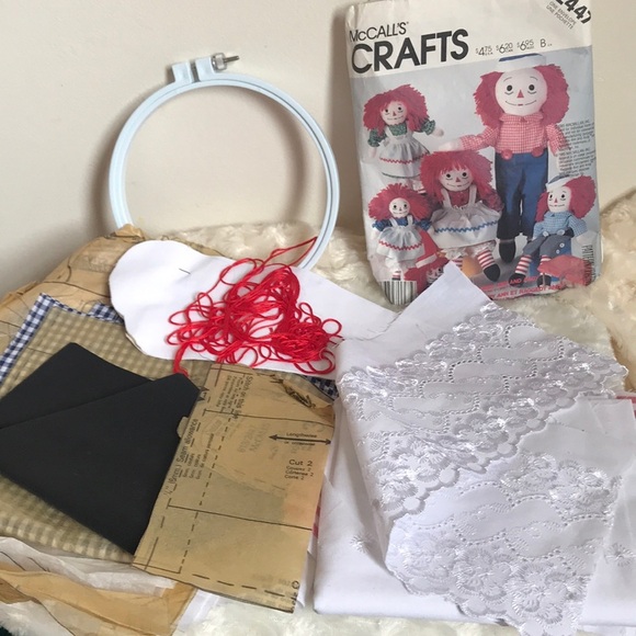 Rare Vintage 1985 McCall’s Raggedy Ann&Andy Crafts - Picture 7 of 8